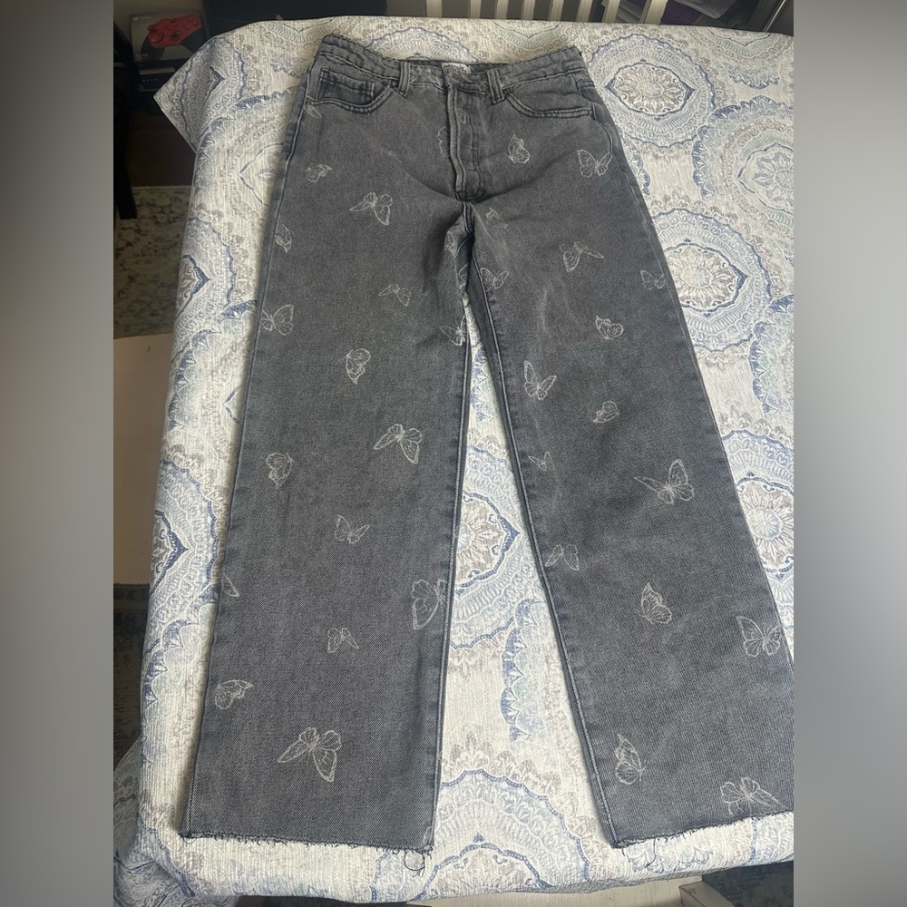 Simple society women junior jeans with butterflies size 7